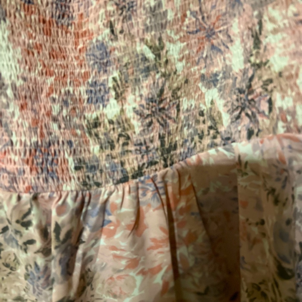 Floral top size small - Picture 3 of 3